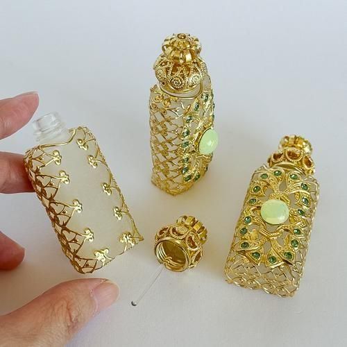 チェコ 装飾付き香水瓶 445 すりガラス白×ウランガラス - チェコ雑貨と