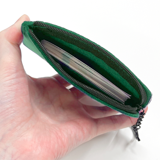 ブラックチャリス/ゼッケン型馬券ポーチ | 馬site グッズを買って引退