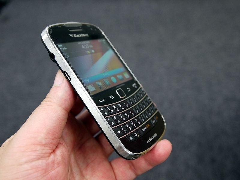 2/4 スマホで実力No1!? ドコモ BlackBerry Bold 9900 [携帯電話] All About