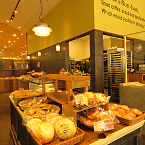 カフェ&ベーカリー Bon*bon ボンボン(横川/カフェ・スイーツ