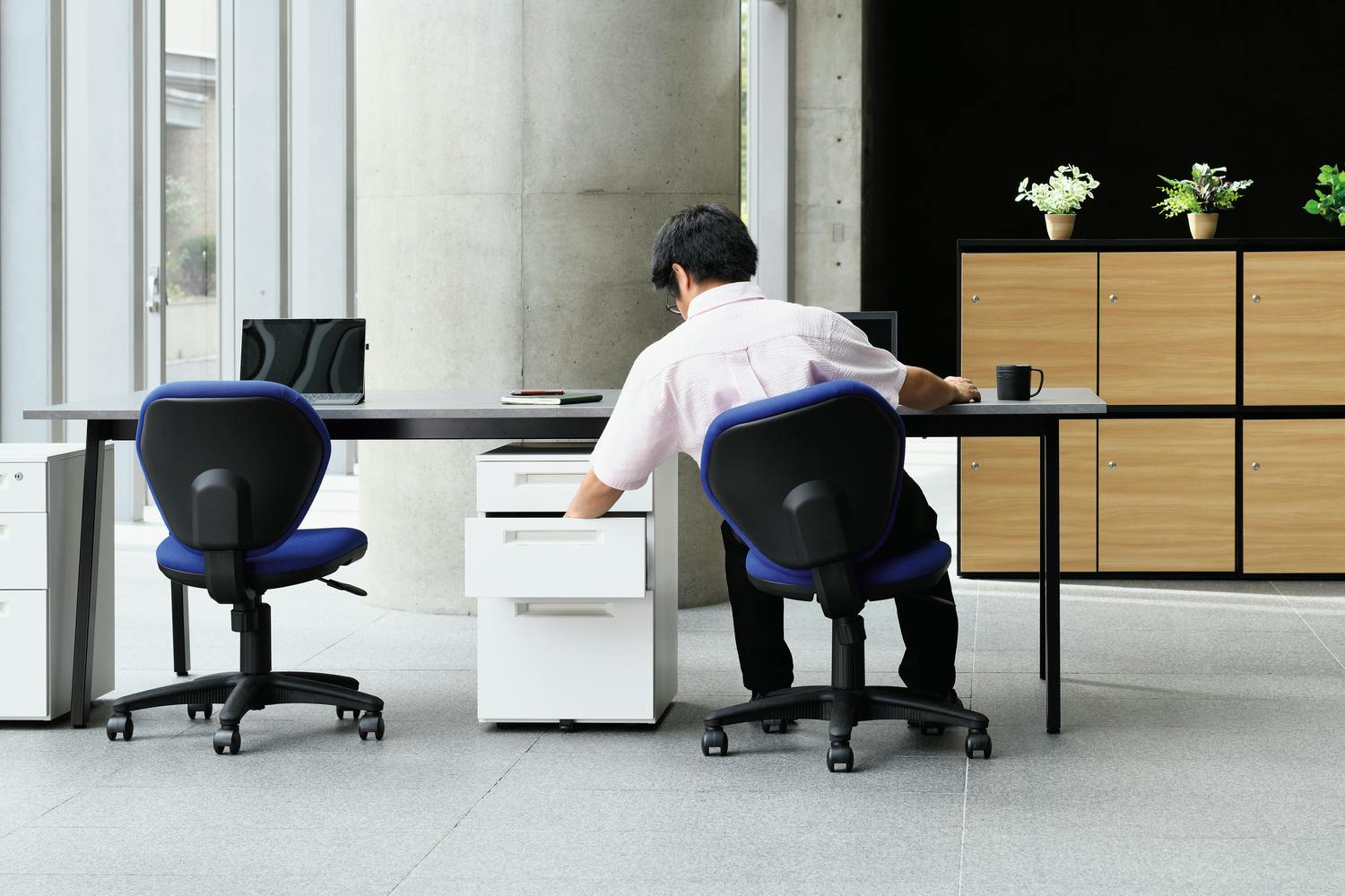 KOEKI 弘益 UTILITY K-921(BK) オフィスチェア ブラック 44×57×80-93