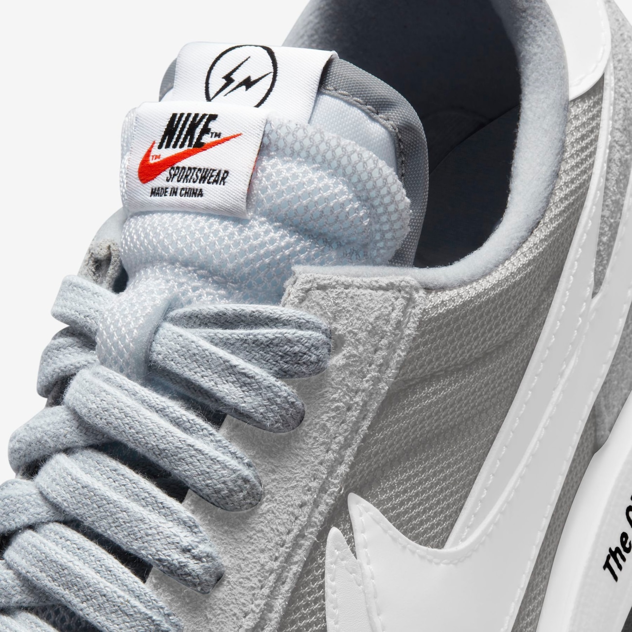 LD Waffle SF x sacai RESTOCK Fragment Grey - Nike