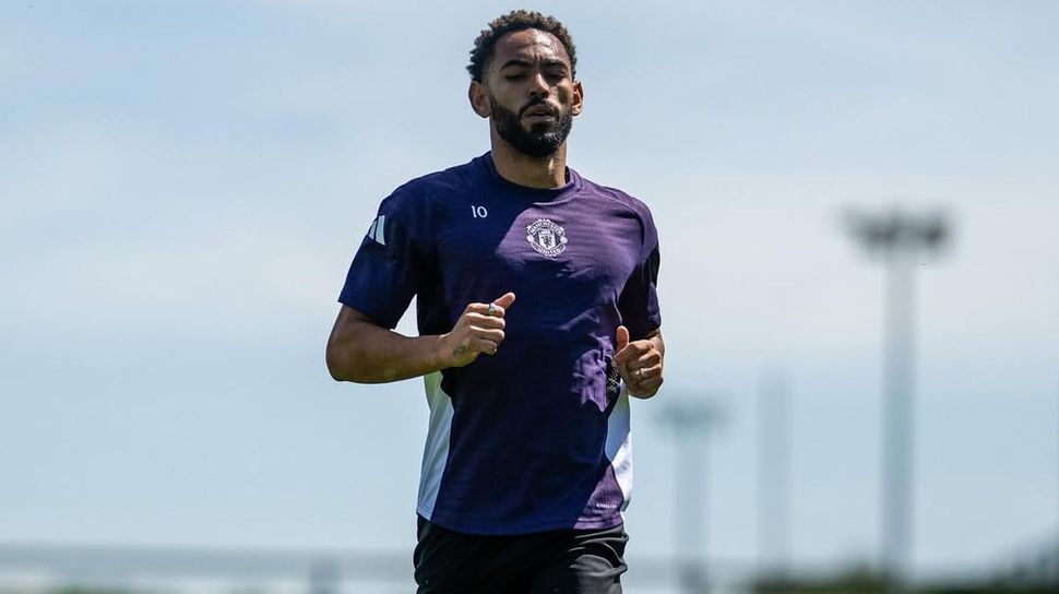 マンチェスター・ユナイテッドの10番がマテウス・クーニャに授与