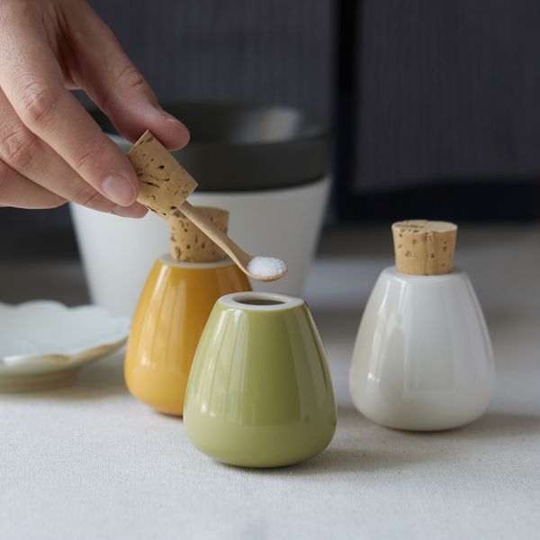 ttyokzk ceramic design/swing スパイスケース -蓋をとったら