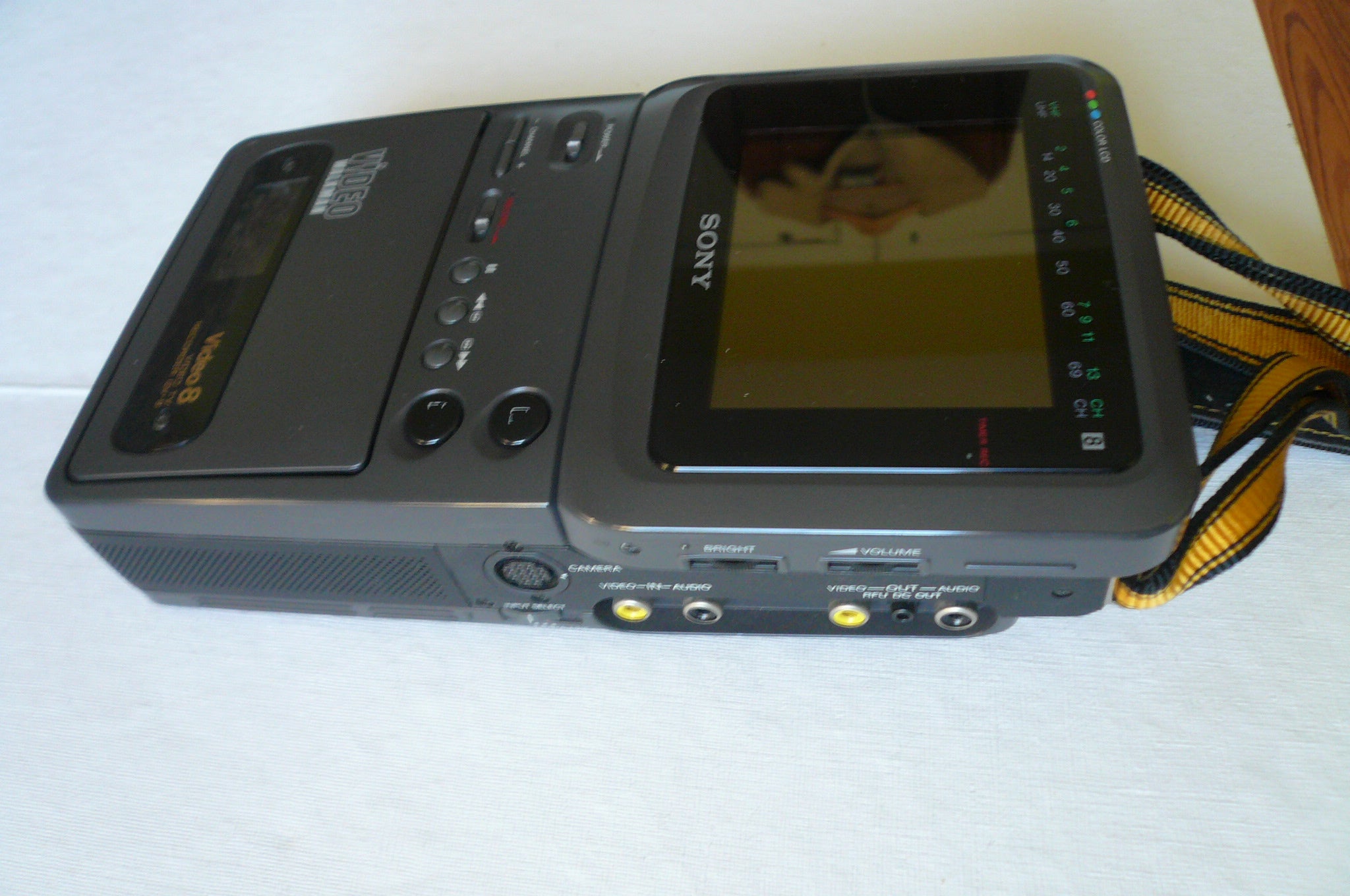 Sony GV-9 NTSC video walkman plays 8mm video8 analog tapes – I & N