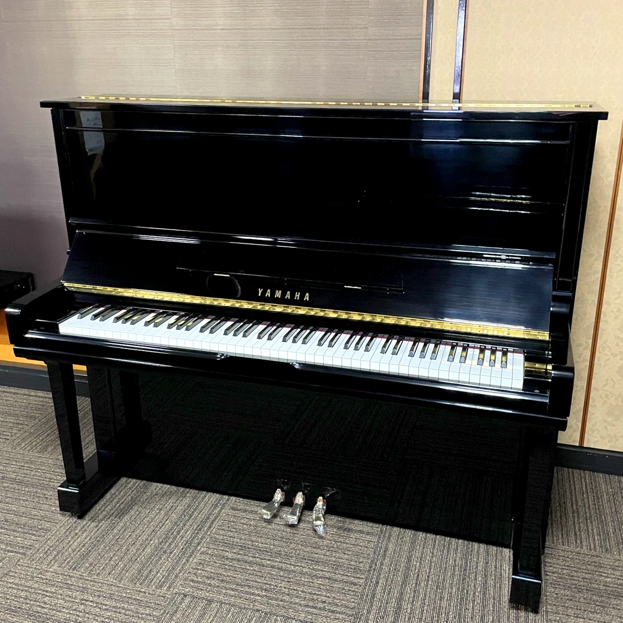 中古ピアノ】YAMAHA アップライトピアノ U300 5346132 黒(鏡面艶出し