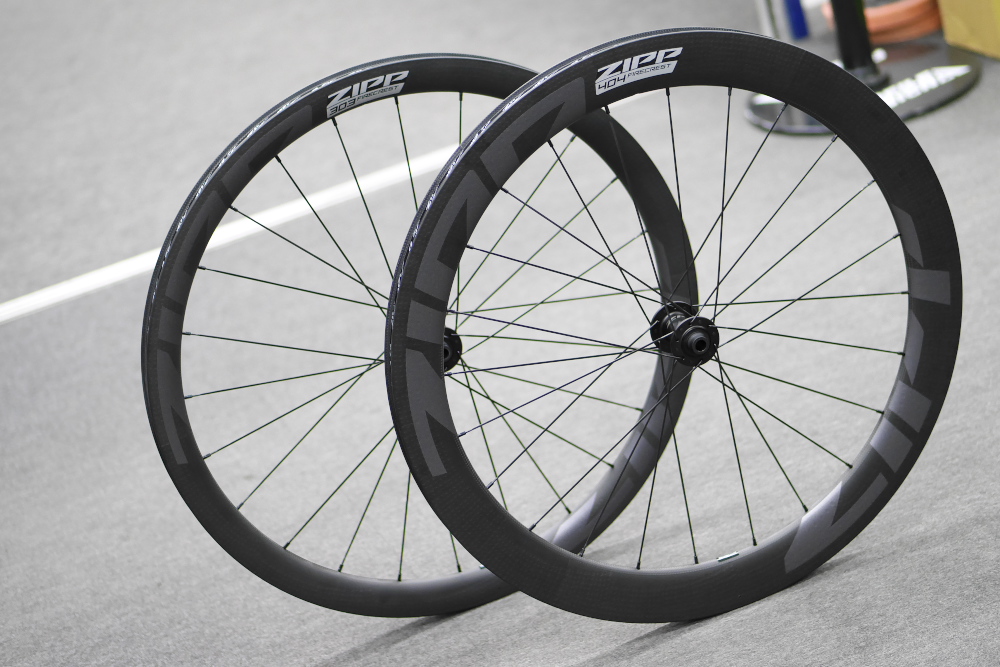 zipp 404 firecrest カーボンホイール 定価30万 zipp 404 firecrest