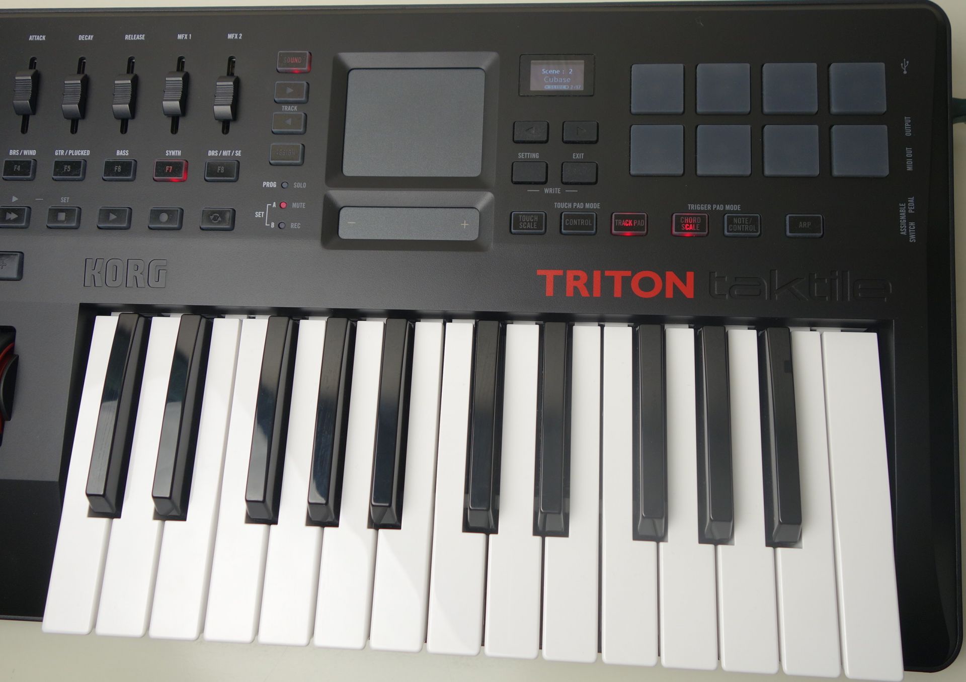 KORG「TRITON taktile | 伝説のワークステーションの音色を内蔵 した