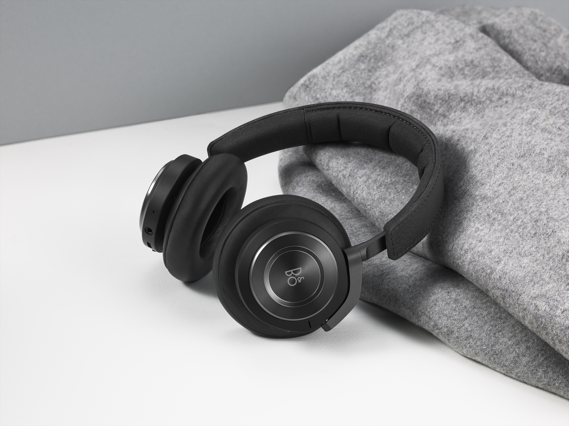 BANG & OLUFSEN Beoplay H9 3rd Generation | H9シリーズヘッドホンの