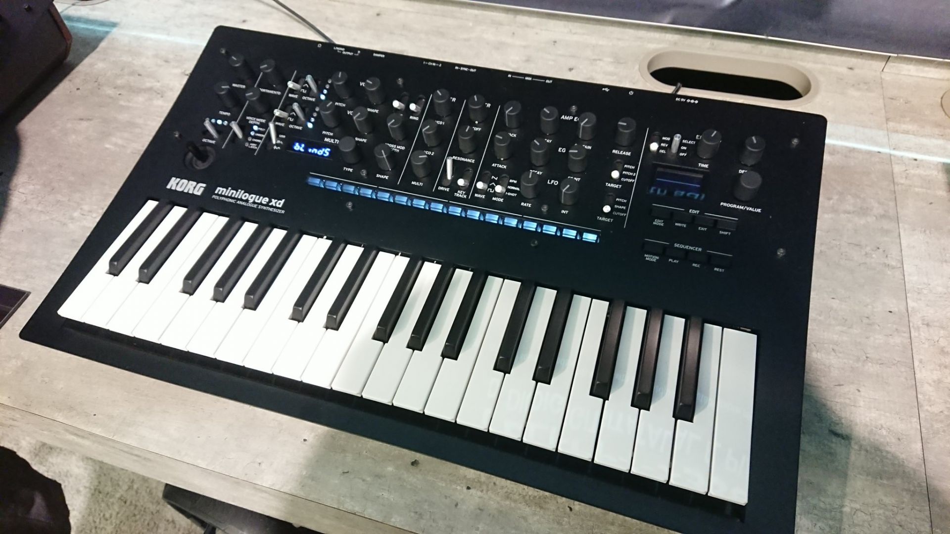 Korg minilogue-xd | 2アナログVCO + デジタル・マルチ・エンジン搭載