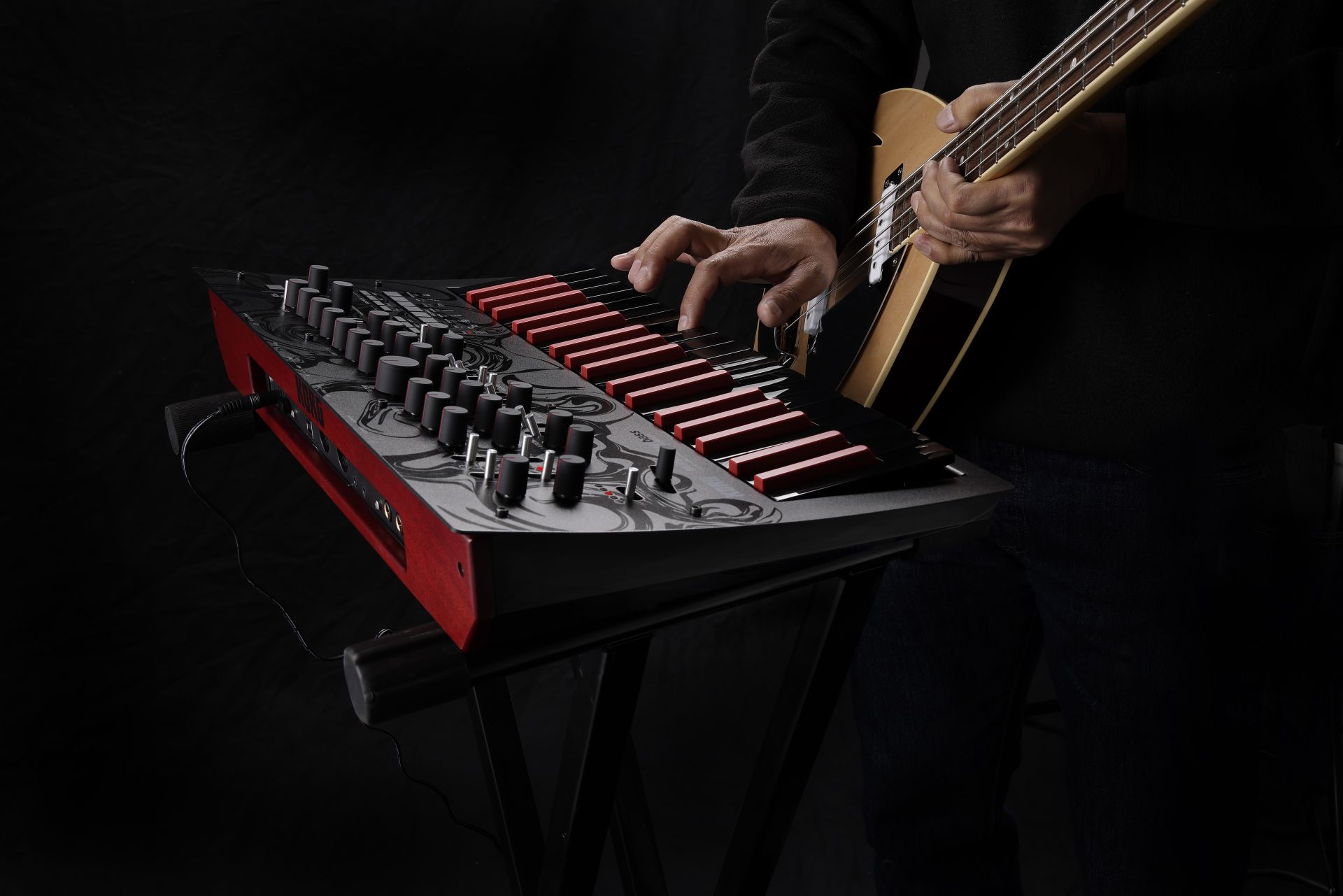 KORG MINILOGUE BASS | 即戦力のシンセ・ベース・サウンドを生み出す