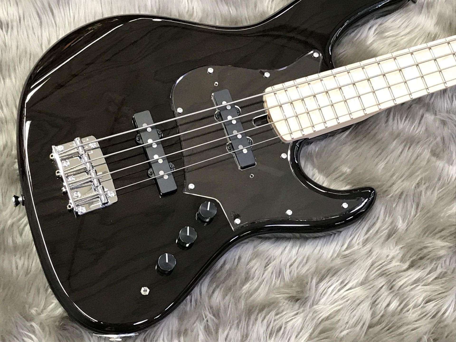 エレキベース入荷情報】ATELIER Z – Beta4Standard/M カラー別2本入荷