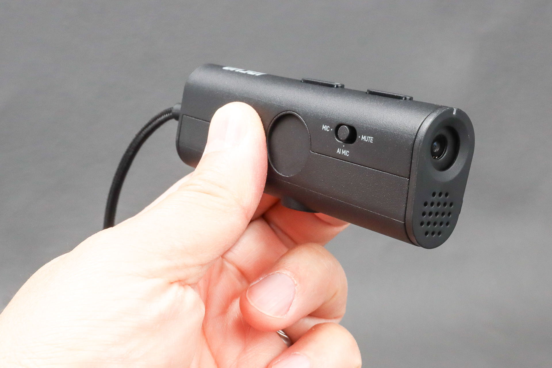 Webカメラなのに名刺や領収書の取り込みもできる!! マルチディスプレイ