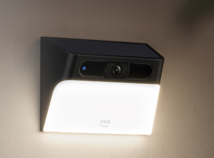 Anker、ソーラー充電式センサーライト付きネットワークカメラ「Eufy