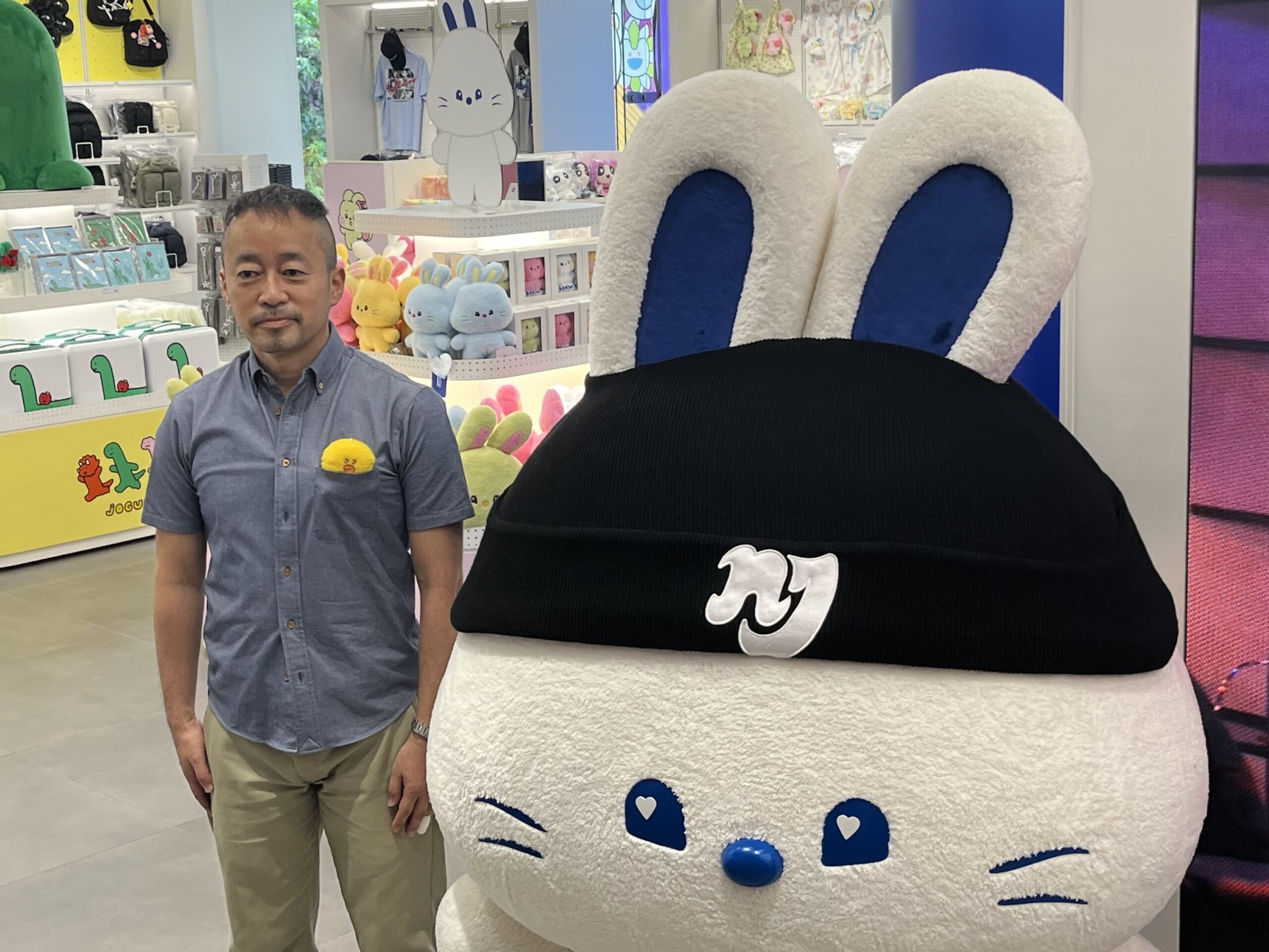 渋谷に「LINE FRIENDS」大型店舗オープン Newjeans×村上隆のグッズも