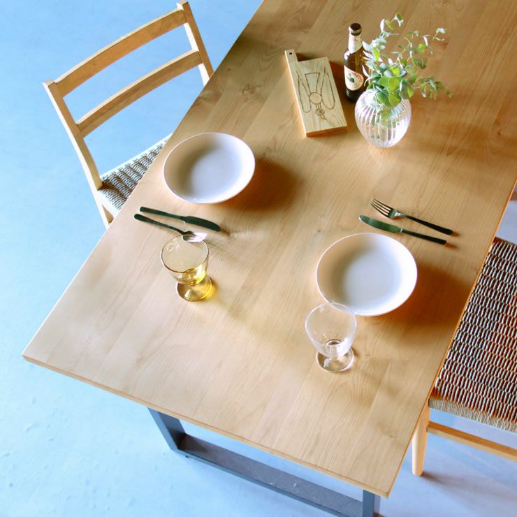 無垢材を使ったモダンなダイニングテ ダイニングテーブル｜ダイニング