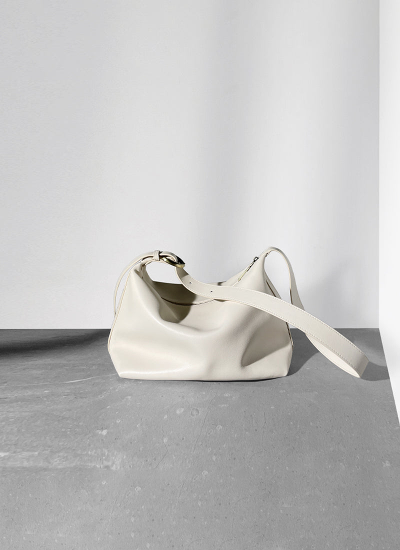 ISOLÉ公式｜ショルダーバッグ 大容量 軽い ISOLE