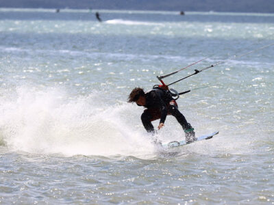 石垣島/1.5時間】今話題のカイトサーフィン体験☆風と波を爽快に感じる