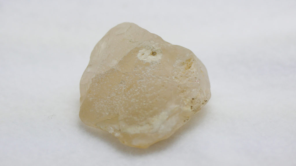 玉髄・瑪瑙・碧玉 いずれにも当てはまらない石たちは？ | 石拾い 川