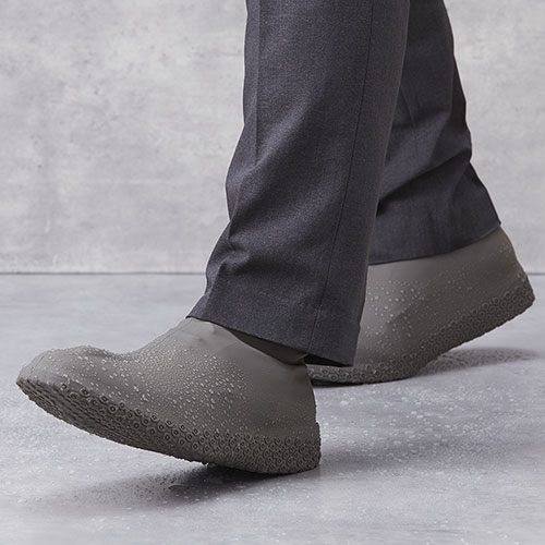 Komatta 雨天シューズカバー ブラック M／L | ISDG 医食同源ドットコム