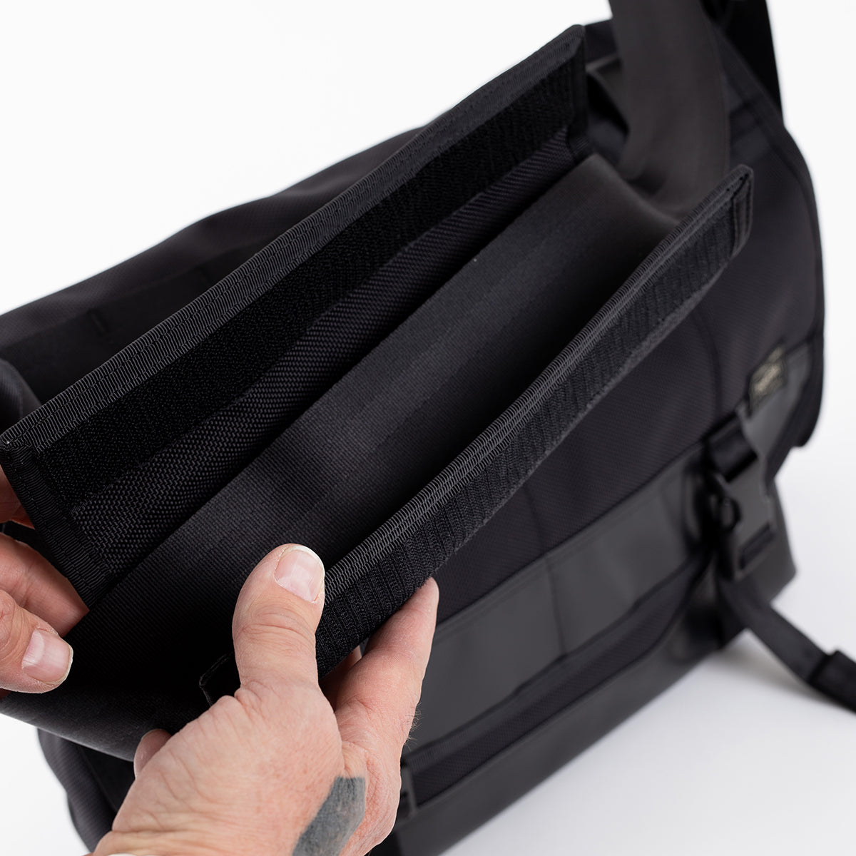 PO-HEAT-MESSENGER-BLK - Porter-Yoshida & Co. HEAT MESSENGER BAG (L