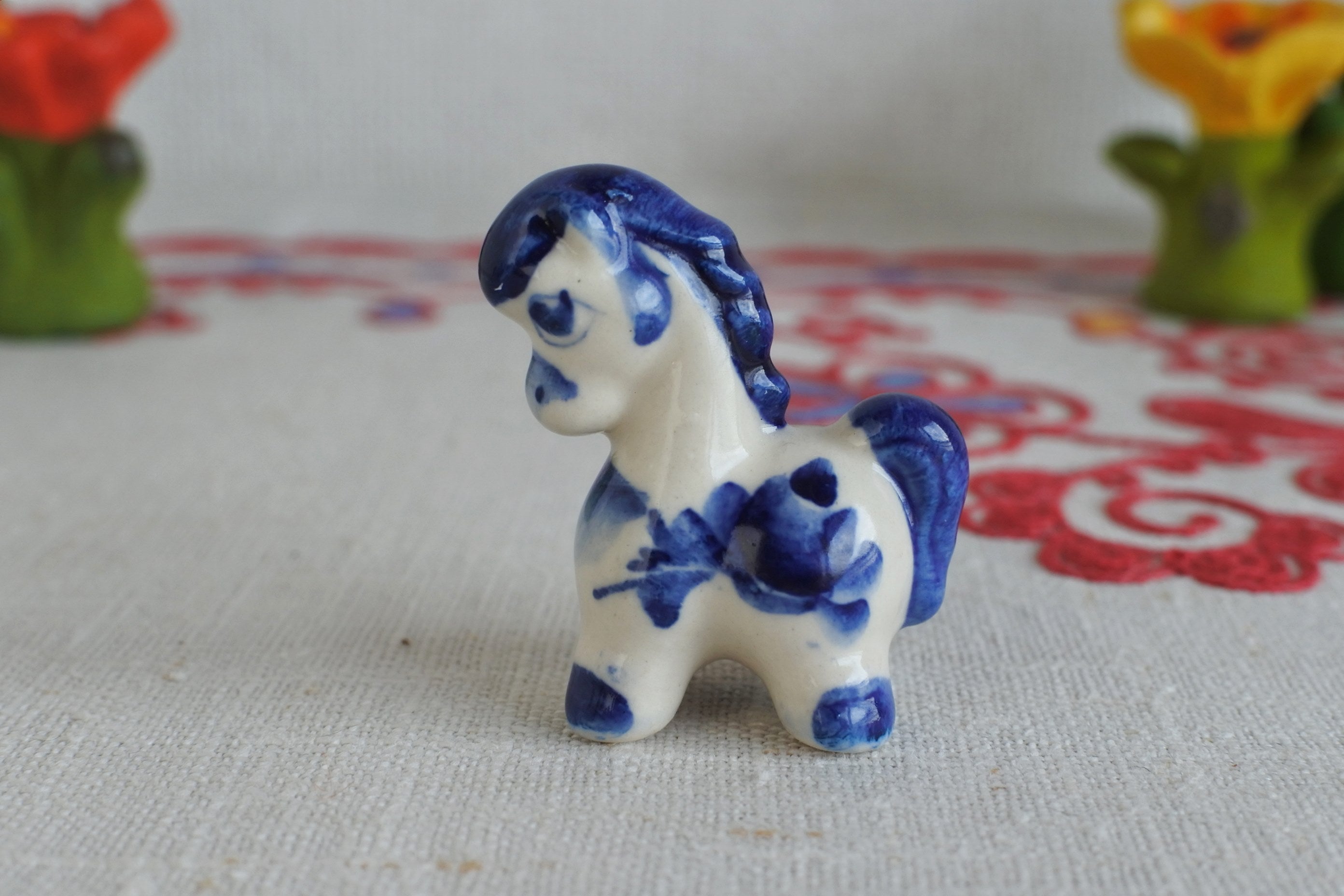 2026年干支午 グジェリ陶器 藍色のコーニ 馬 ロシア雑貨いりえのほとり