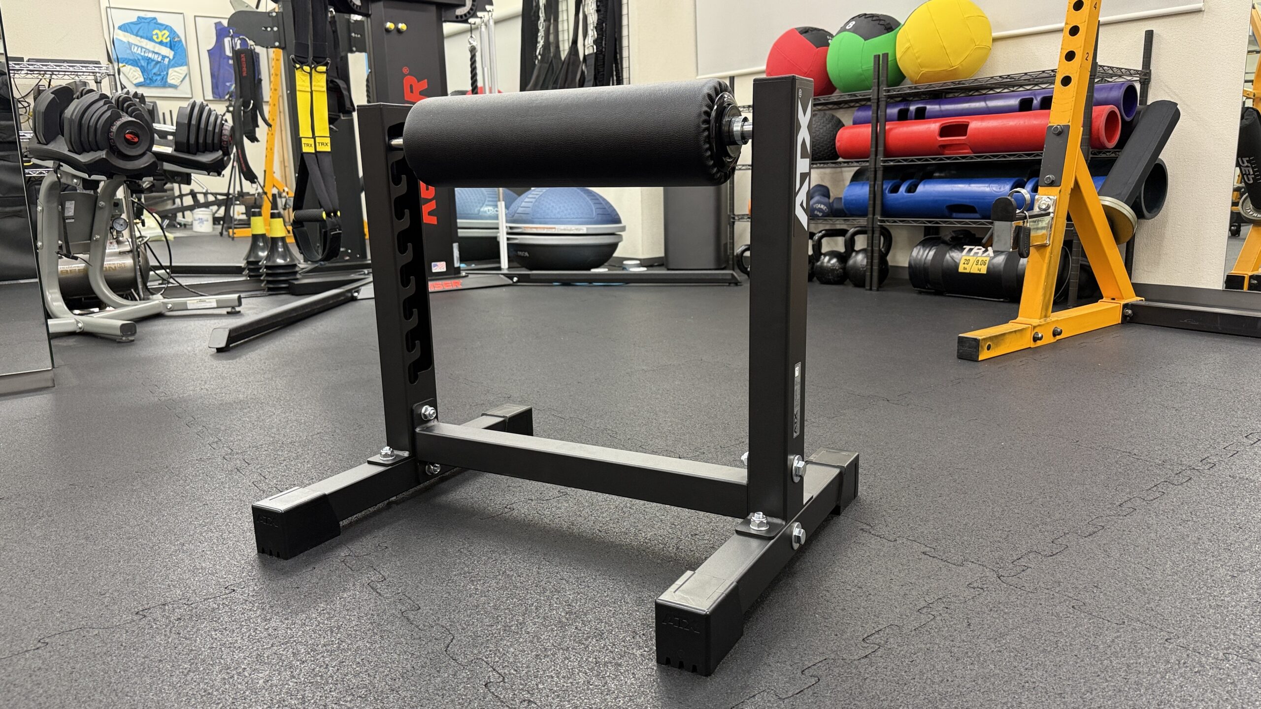 片脚の強さを極めるために。スプリットスクワットスタンドを導入しま