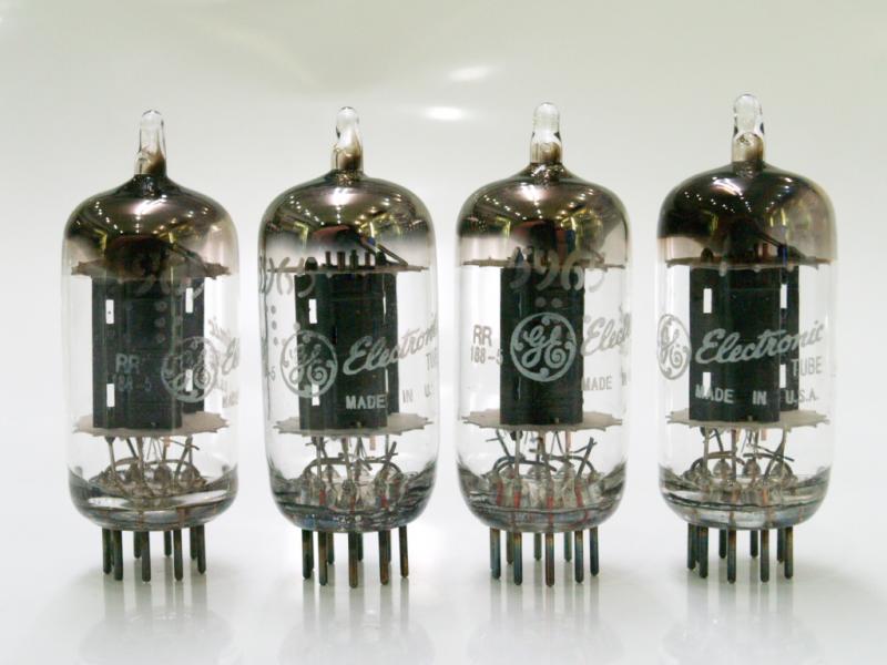カメラのいわもと：真空管 12AT7、12AZ7、ECC81、同等管、類似管商品