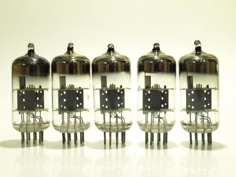 カメラのいわもと：真空管 12AT7、12AZ7、ECC81、同等管、類似管商品