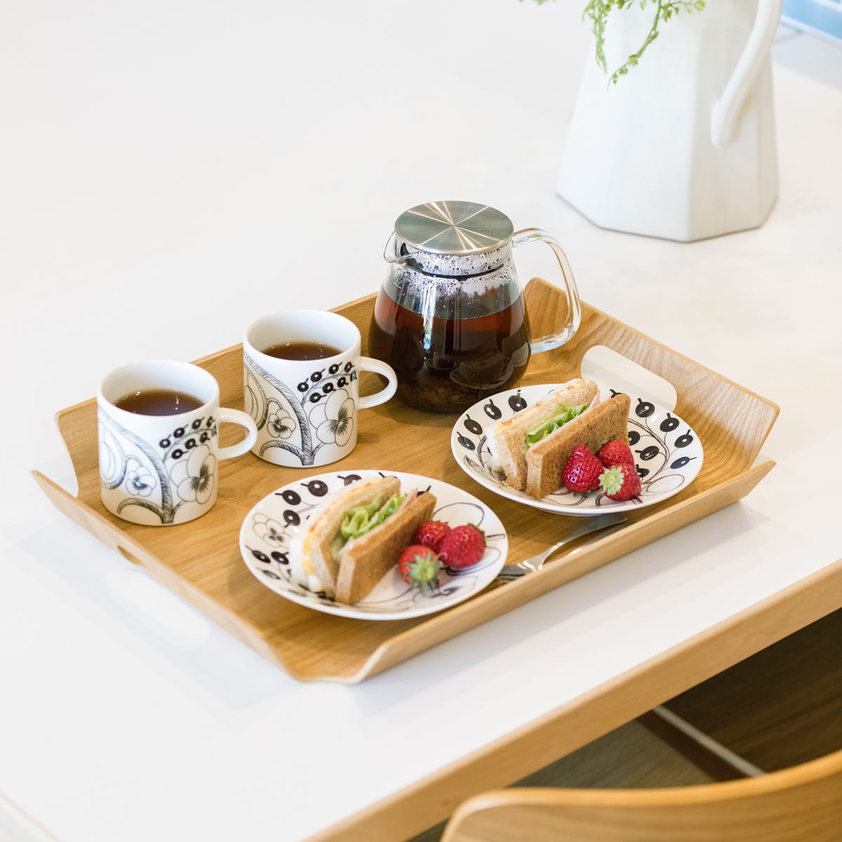 KINTO】ノンスリップ フレームハンドルトレイ ウィロー | itomani