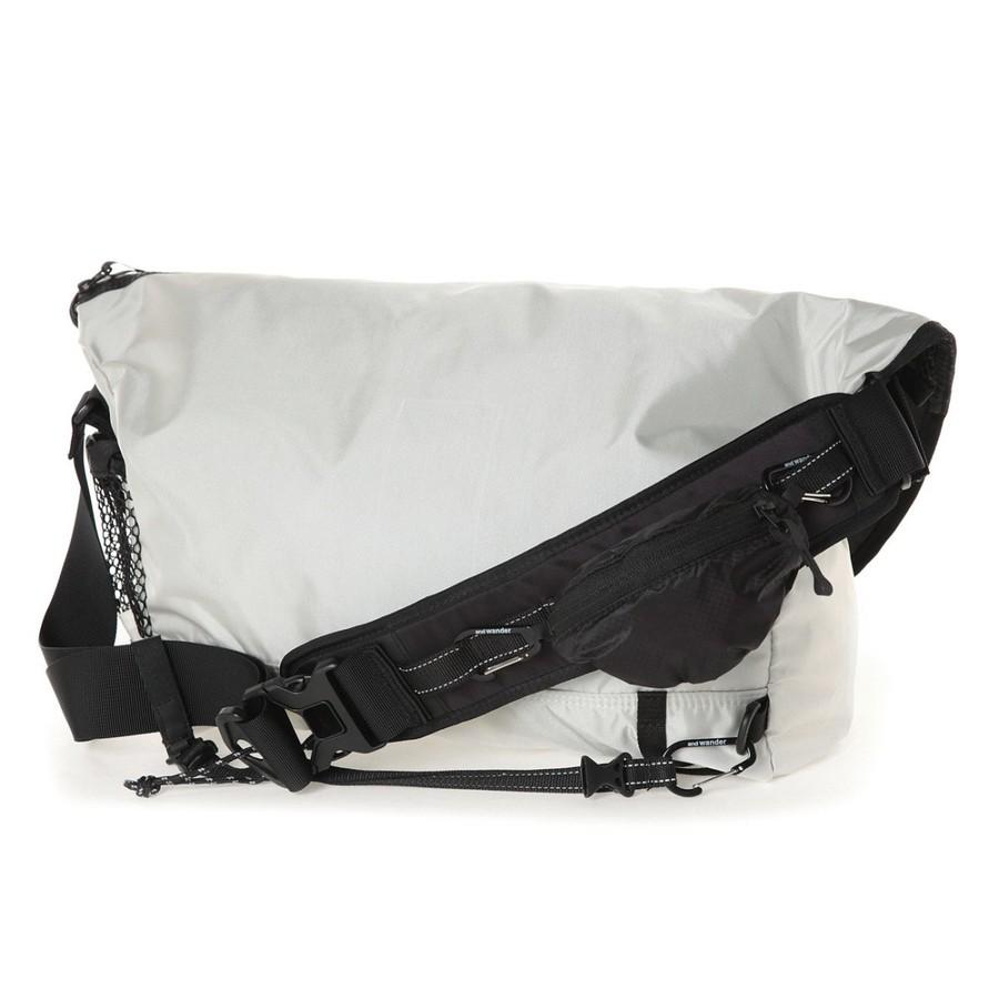 and wander（アンドワンダー） ポイント10% 20L メッセンジャーバッグ