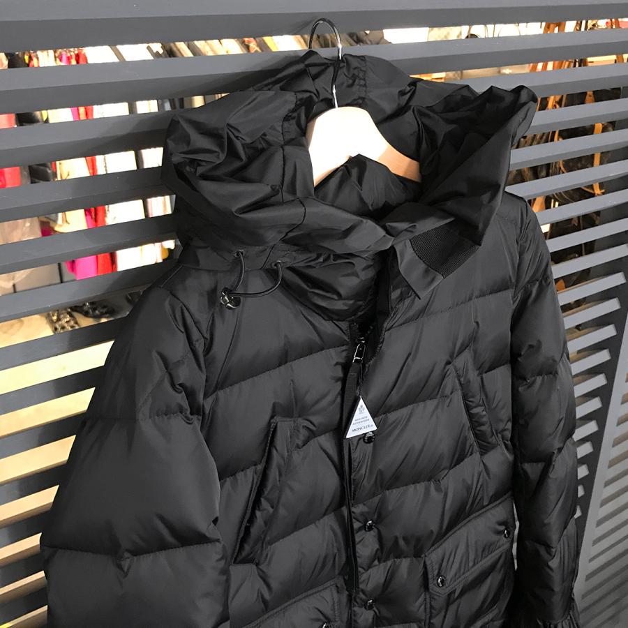 MONCLER（モンクレール） 【超美品】モンクレール セール SERRE フリル