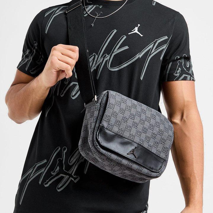 Jordan Nike / ナイキ ジョーダン MONOGRAM MINI MESSENGER BAG