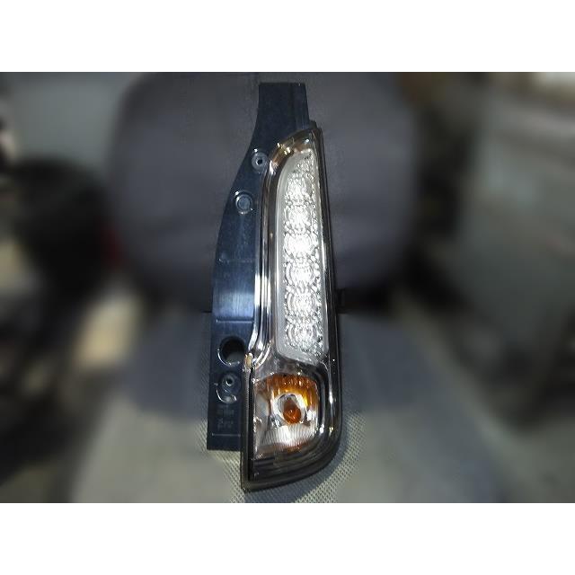スペーシア DAA-MK42S 右テールランプ ブレーキランプ ストップランプ