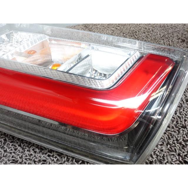7336 ダイハツ ムーヴカスタム LA150S テールライト左 テールランプ左