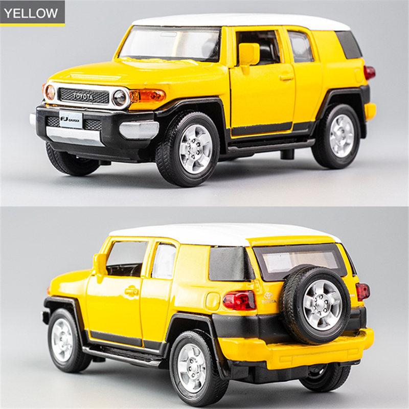 トヨタ（TOYOTA） FJ クルーザー 1/32 ミニカー 全2色 ライト点灯 合金