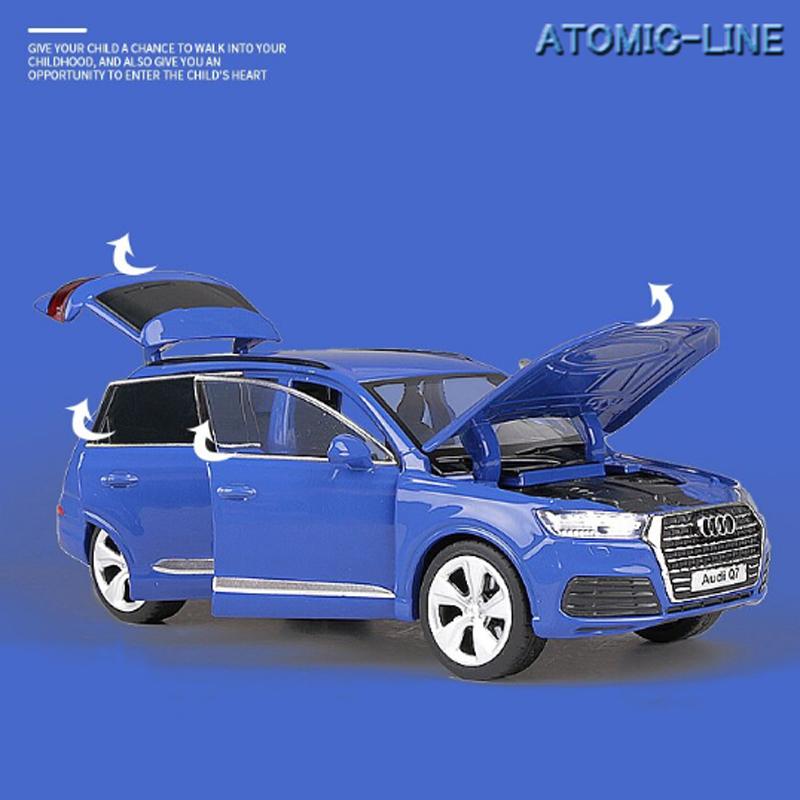 AUDI アウディ Q7 1/32 ミニカー 全3色 ライト点灯 エンジンサウンド