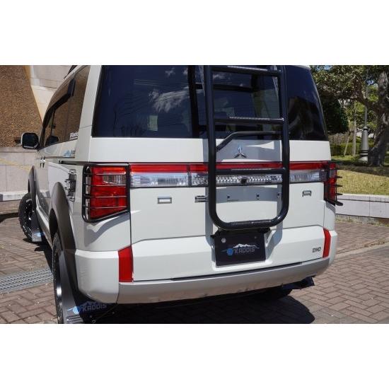 ロードハウス デリカ D5 後期 KADDIS テールレンズガード ブラック