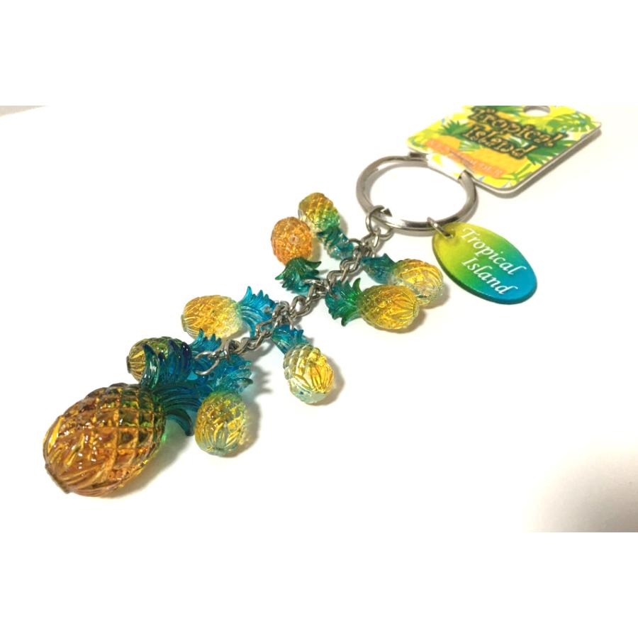 パイン キーホルダー たくさんパイナップル クリアーカラー キラキラ