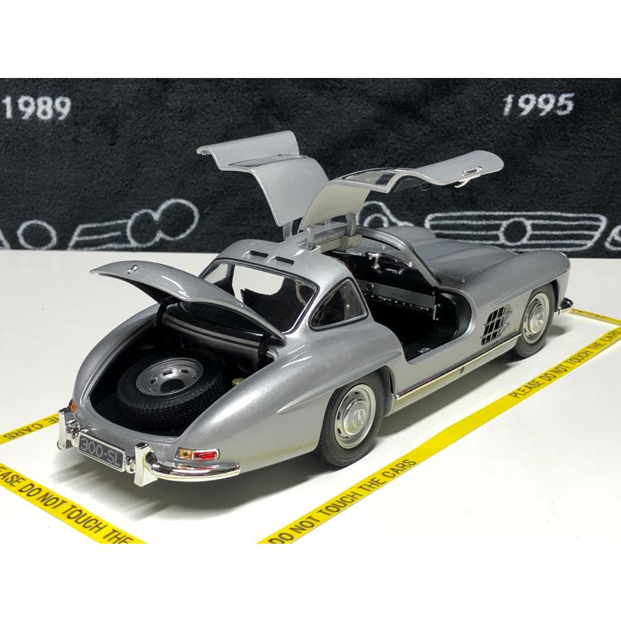 ミニチャンプス minichmaps 1/18 Mercedes Benz 300 SL (W198