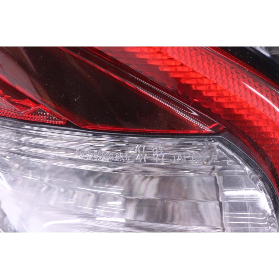 5X-2004☆前期 LED ZVW50 プリウス☆左テールライト ICHIKOH 47-77/47