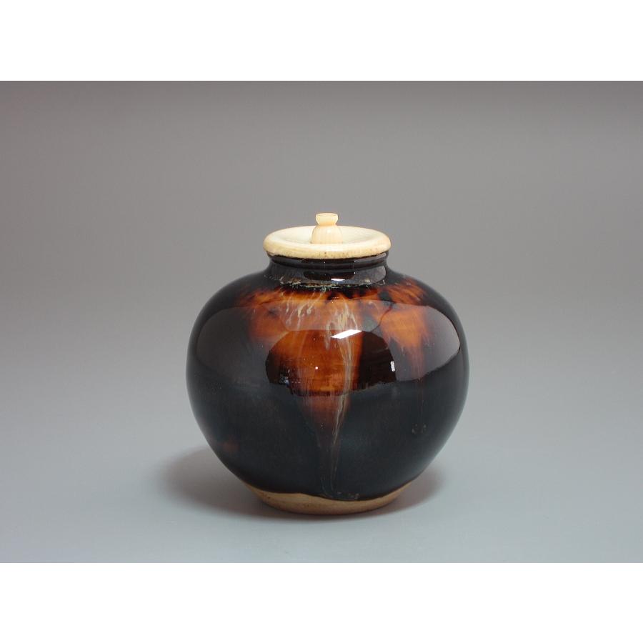 唐物写文琳茶入 桶谷定一造 二重蔓牡丹金襴仕覆添 共箱 : 茶道具商 越