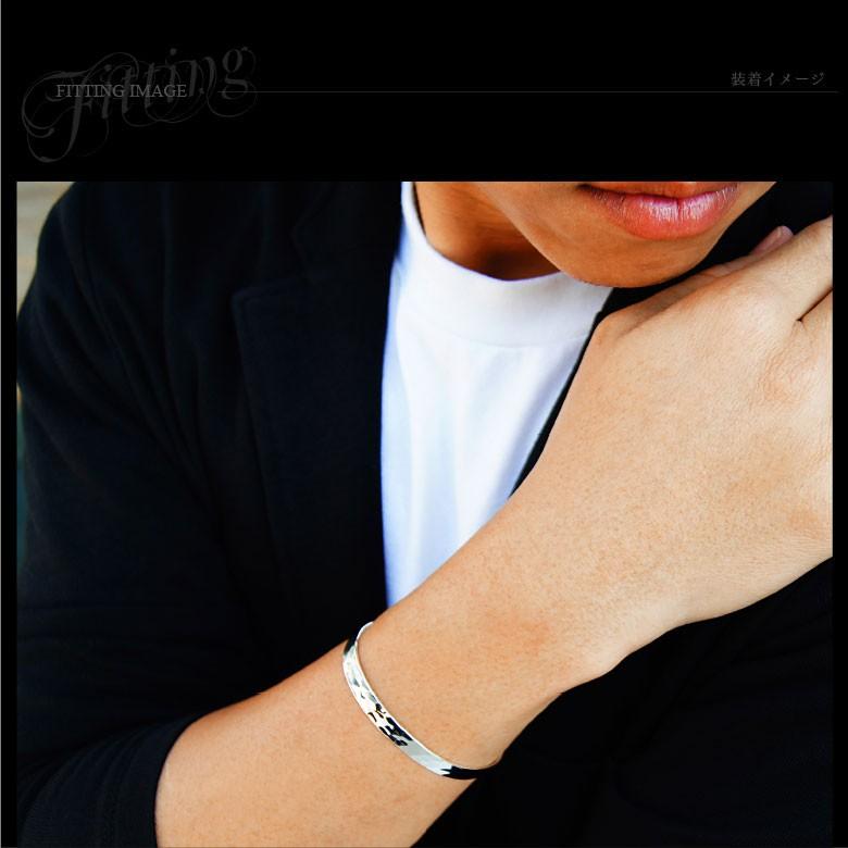 光と影の演出家 純銀 鎚目バングル シルバーアクセサリー ブレスレット
