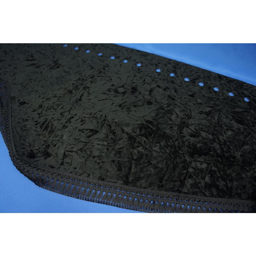 グランドプロフィア用 チンチラ ダッシュマット ブラック : トラック