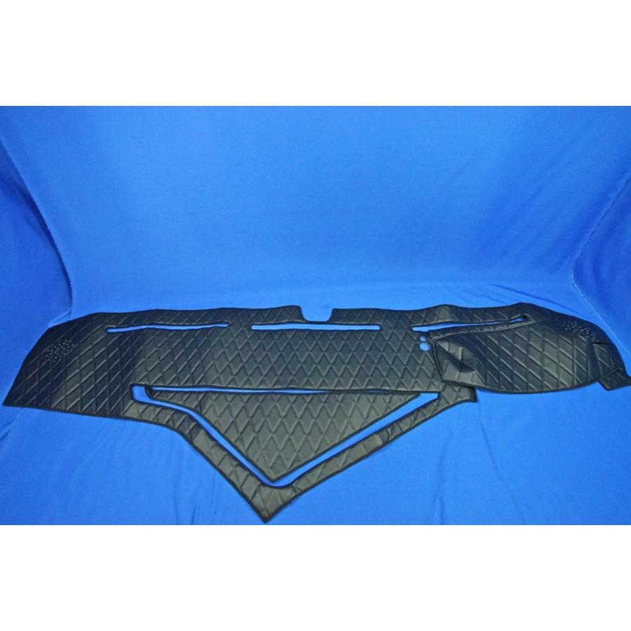 17プロフィア用 ダッシュマット 小物入れ付き車 艶消しブラック