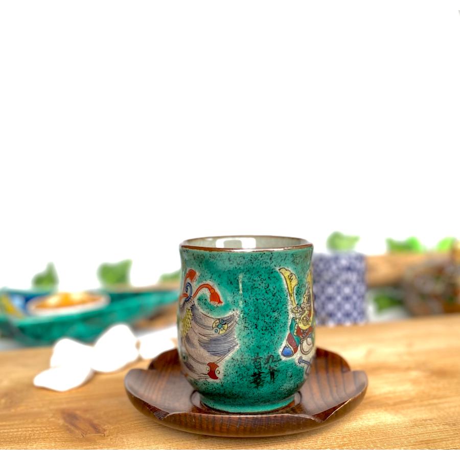 九谷焼 高級 陶磁器 湯呑 小 宝尽くし緑塗り 中裏絵(Kutani teacup