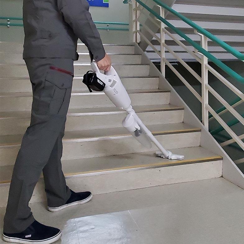 リョービ（RYOBI） 18V充電式クリーナ BHC-180L5[681618B] ※本体のみ