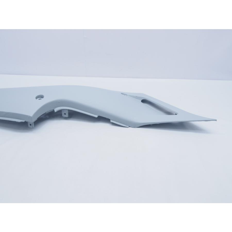 ベースにオススメ! FZR250 2KR 3HX 86-88年 純正シートカウル左 テール