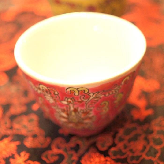 景徳鎮 赤洋連 粉彩 二紅 湯呑 No.23125802A : お土産ショップMORIYA