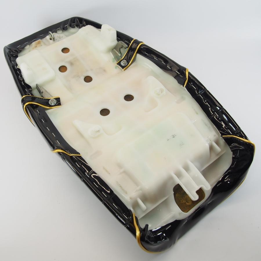 CB400SF NC39 NC42 全年式共用 チョビ三段シート 黒エナメル 金